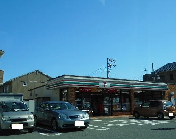 セブンイレブン総合体育館前店まで700m