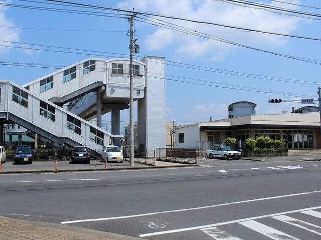 西唐津駅まで4300m