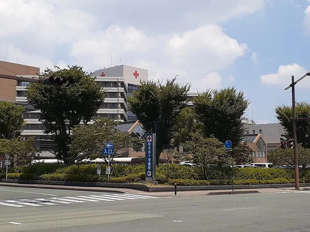 赤十字病院まで950m