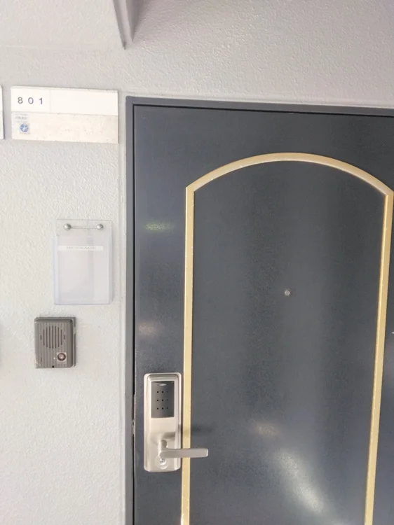 鍵はカードキーシステム。入居者ごとに期間設定しているので安心です。