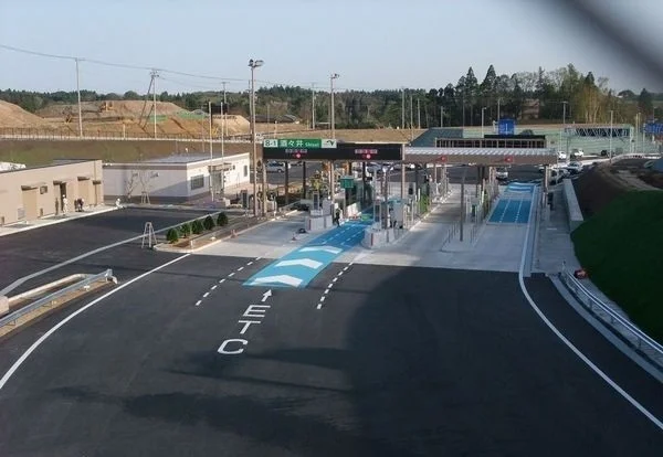 東関東自動車道　酒々井ＩＣまで2400m