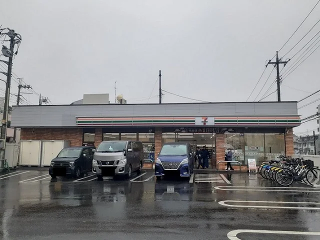 セブンイレブンまで230m