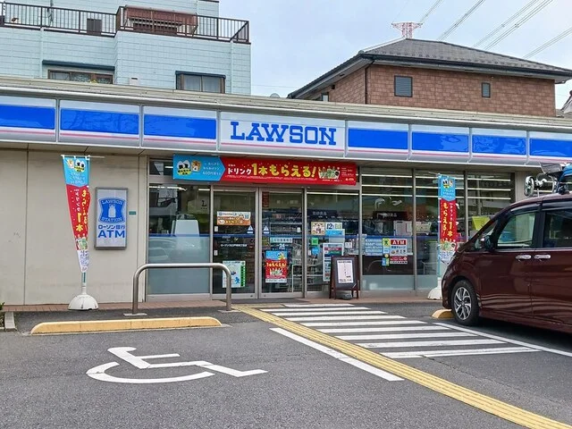 ローソンまで435m