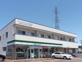ファミリーマートまで100m