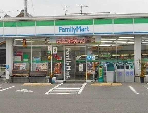 ファミリーマートまで400m