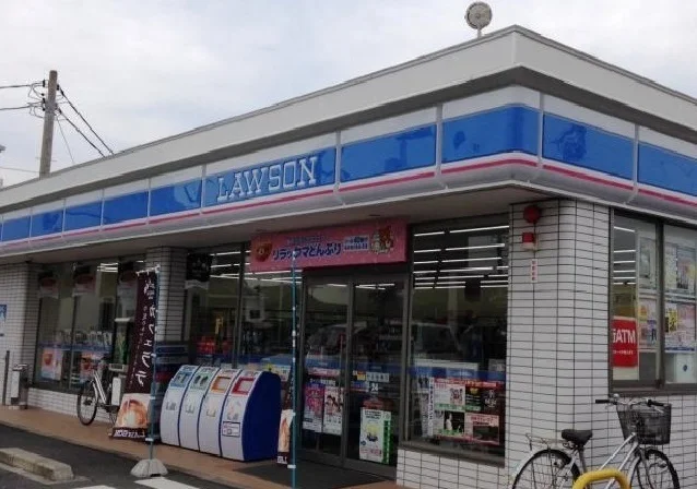 ローソン弥富五明店まで300m