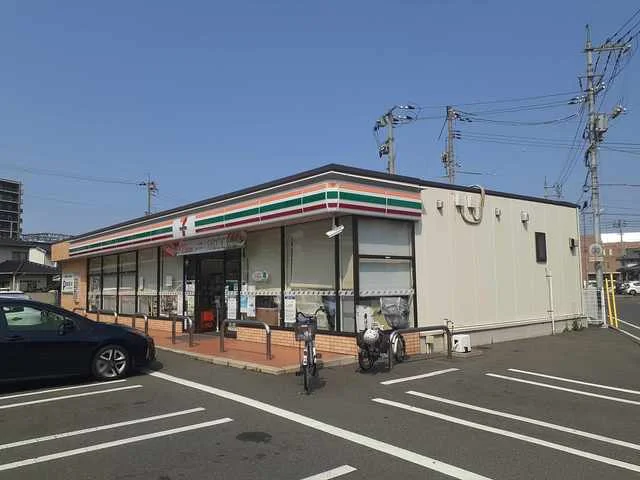セブンイレブン玉野東高崎店まで1400m
