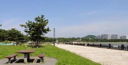 海の公園まで587m