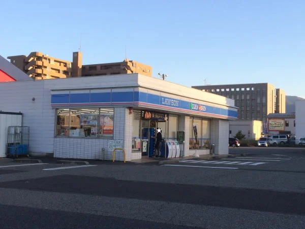 ローソンまで750m