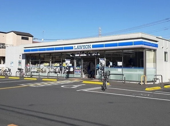 ローソン伊奈寿三丁目店まで680m