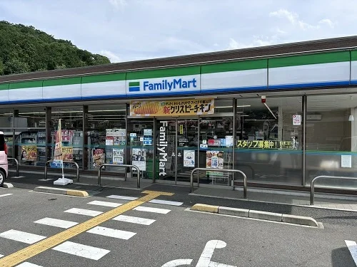 ファミリーマート園部小山西町まで595m