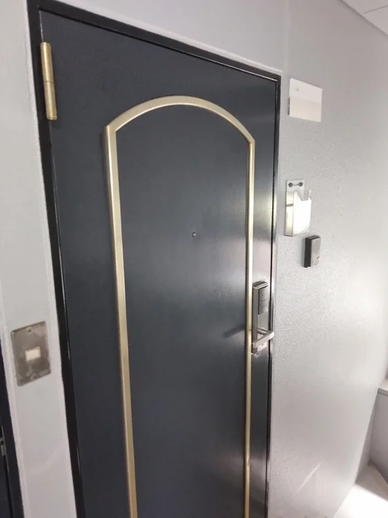 鍵はカードキーシステム。入居者ごとに期間設定しているので安心です。