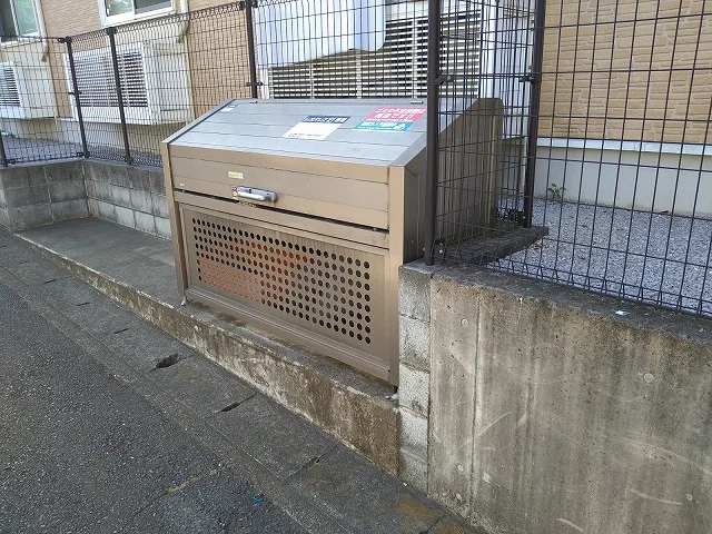 ダストボックス
