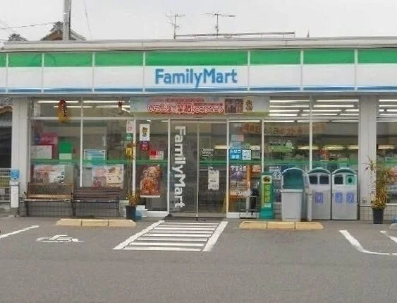 ファミリーマートまで400m