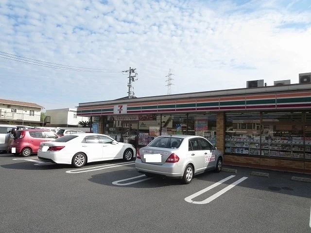 セブンイレブン光市中央１丁目店まで650m