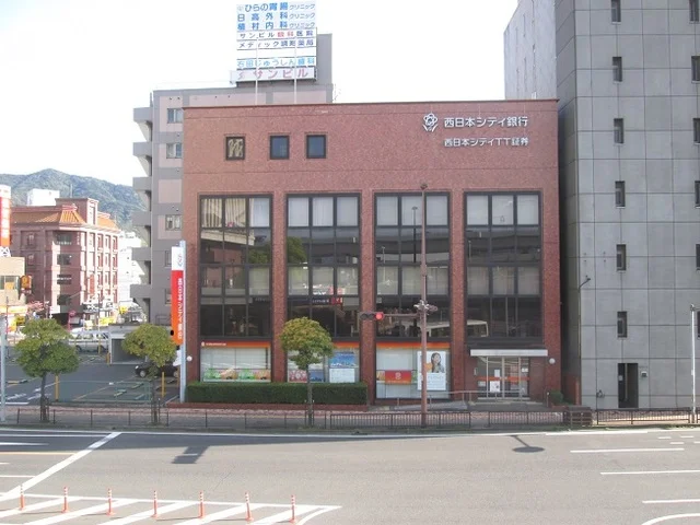 西日本シティ銀行まで1300m