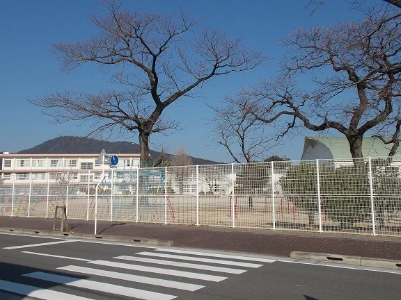 南方小学校まで350m