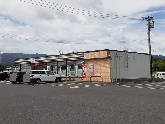 セブンイレブン伊佐大口大田店まで300m