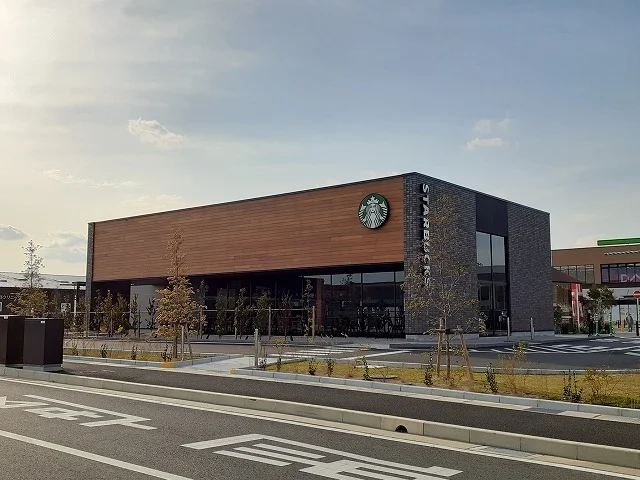スターバックスコーヒーそよらまで300m