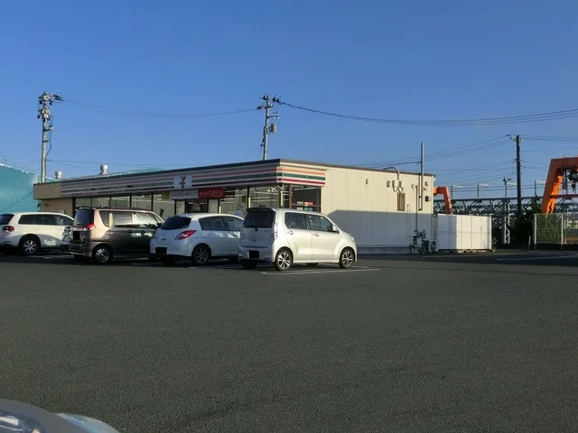 セブンイレブンまで950m