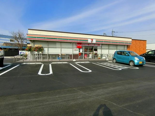 セブンイレブン桐生バイパス店まで400m