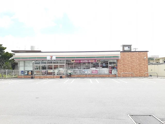 セブンイレブン石川曙2丁目店まで400m