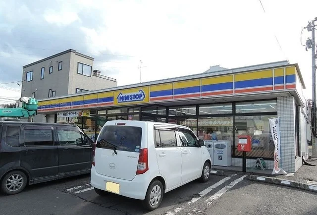 ミニストップ新井田西平店まで450m