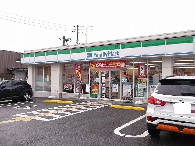 ファミリーマート緑ヶ丘店まで500m