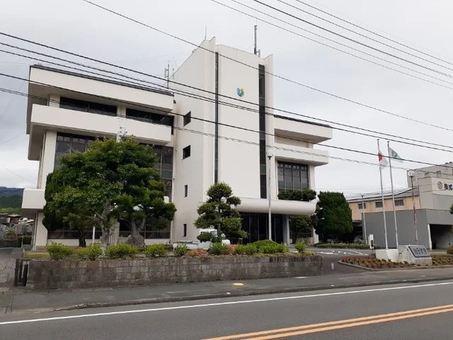 内子町役場様まで800m