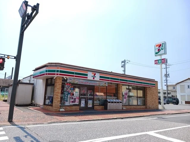セブンイレブン柳井駅前店まで500m