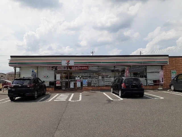 セブンイレブン群馬赤堀南店まで400m