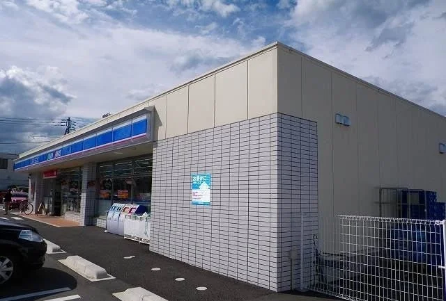ローソン御殿場新橋東店まで800m