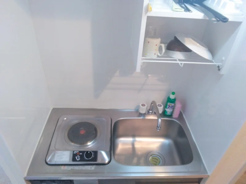 ミニキッチン・食器・調理器具付き