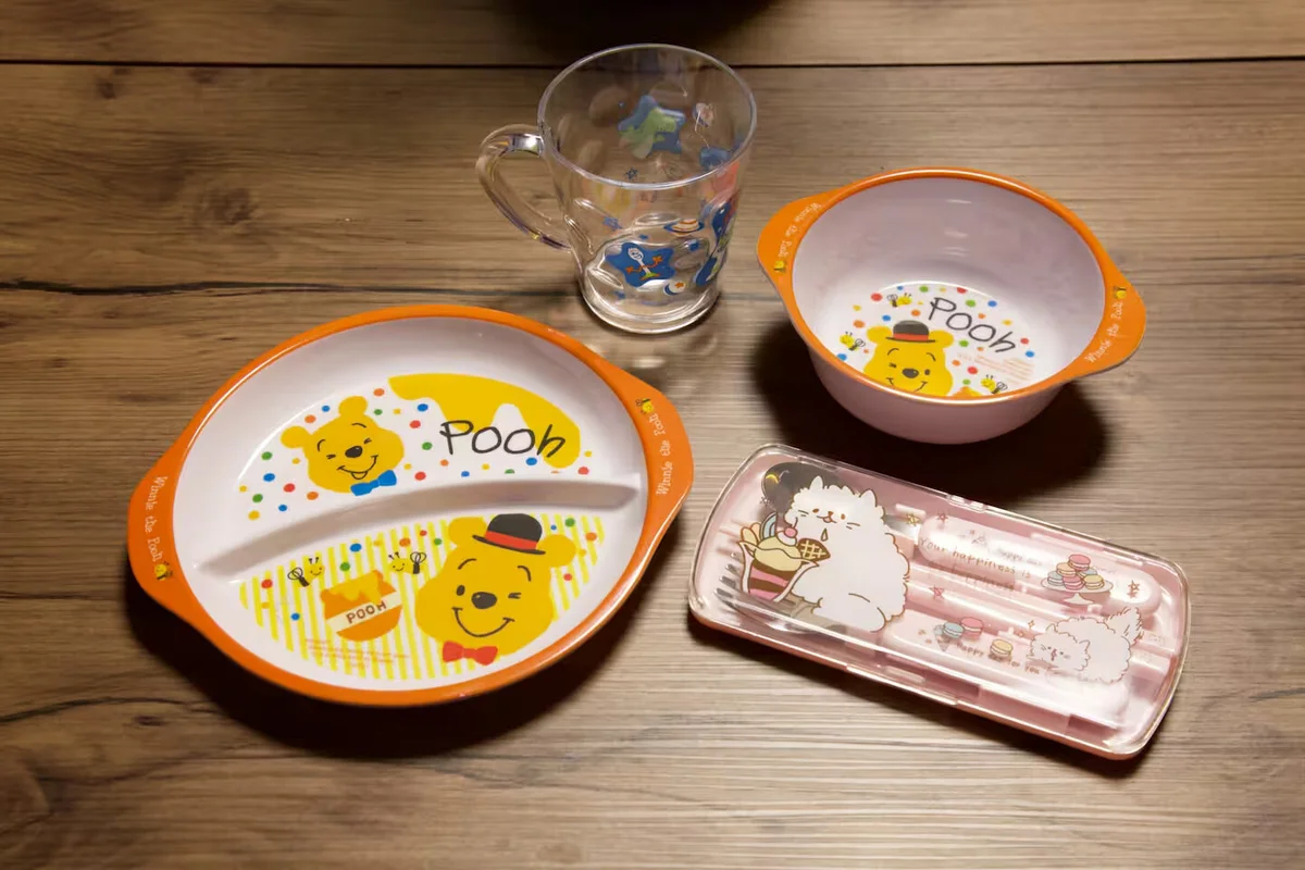 お子様用食器類