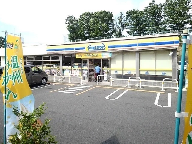 ミニストップまで1200m