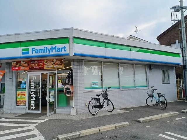 ファミリーマート様まで500m