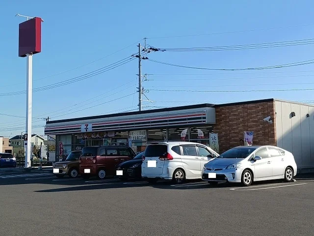 セブンイレブン吉村町店まで450m