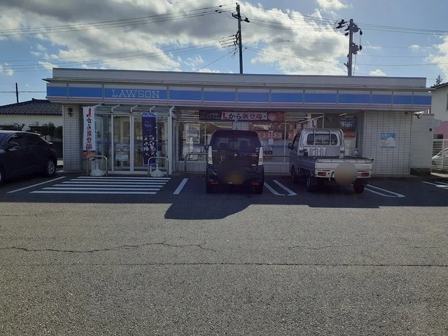 ローソン　鶴岡友江町店まで641m
