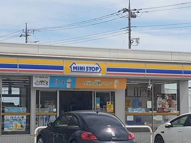 ミニストップ伊勢崎市市場店まで550m