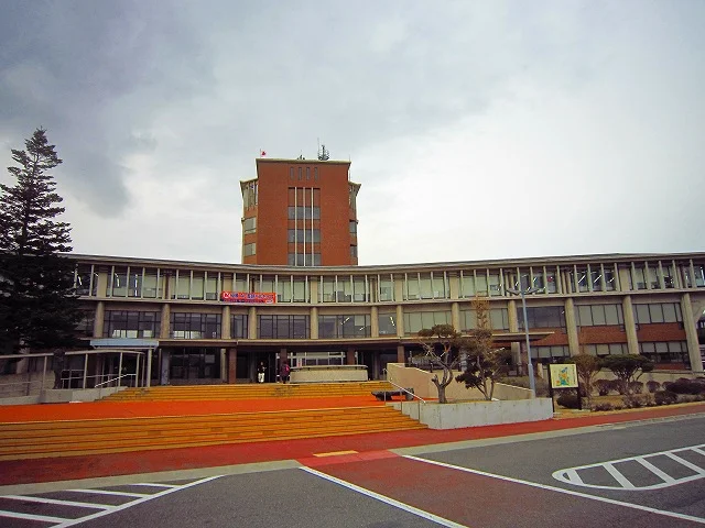 佐久市役所まで950m