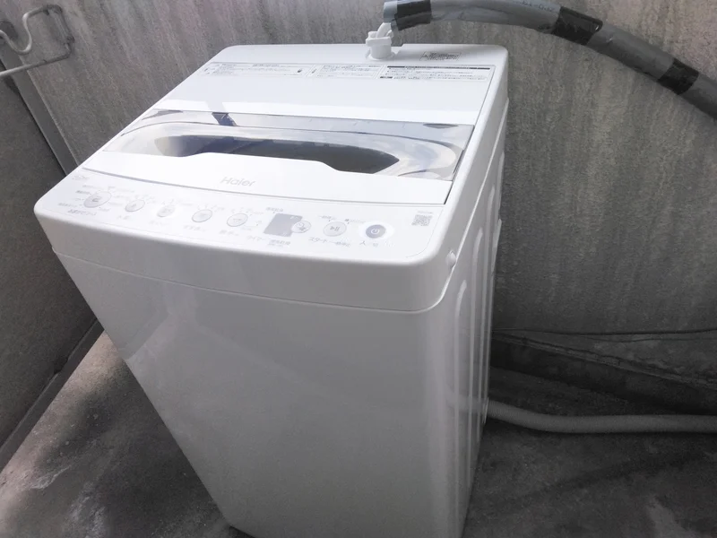 洗濯機はベランダに設置してあります