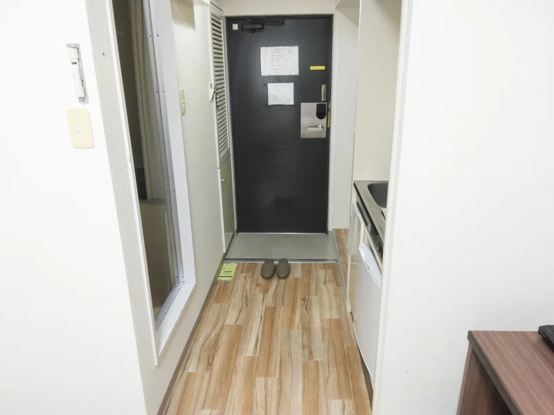 玄関はオートロックです