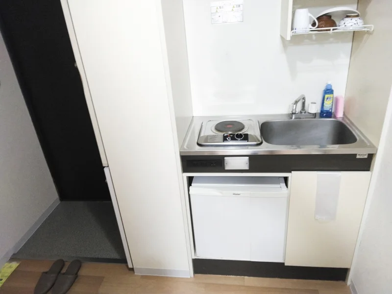 食器や簡単な調理器具もございます