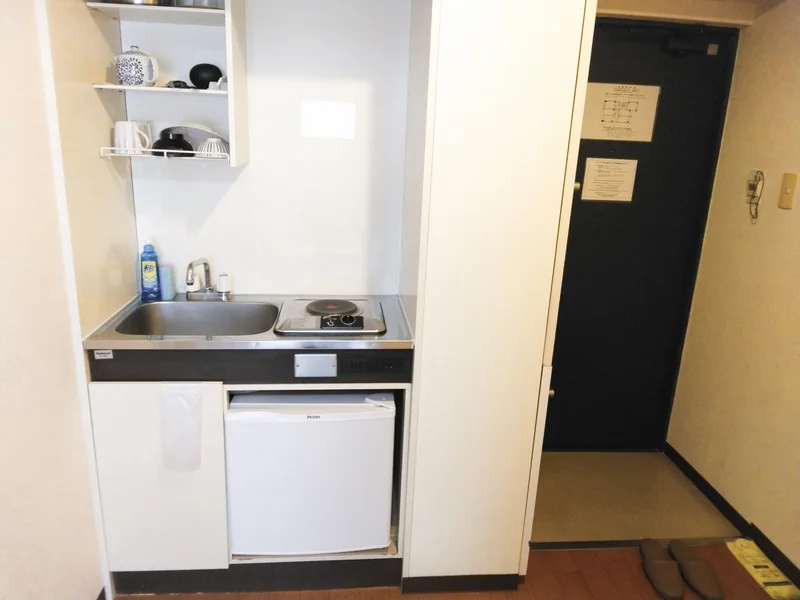 玄関はオートロックです
