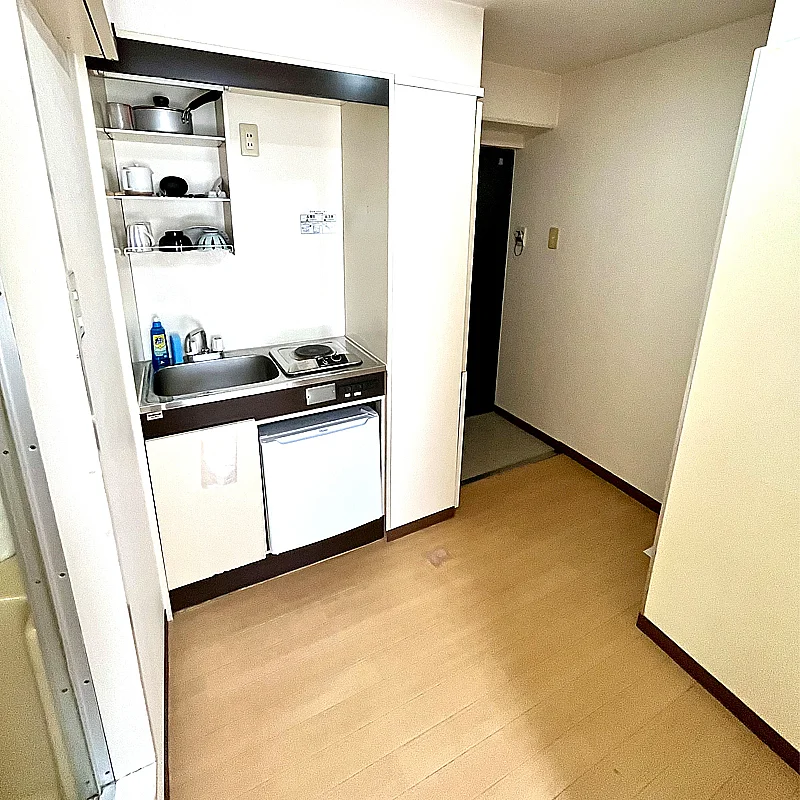 玄関はオートロックです