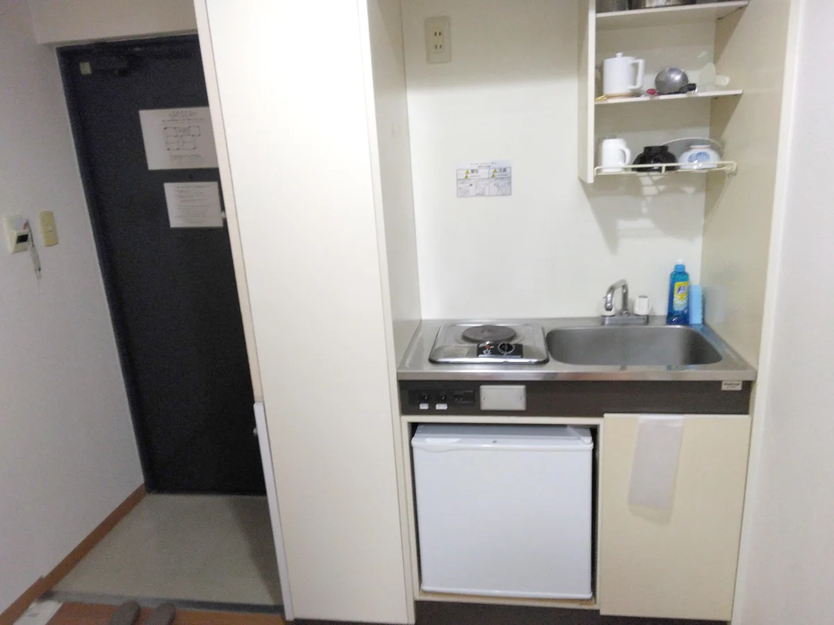食器や調理器具もございます