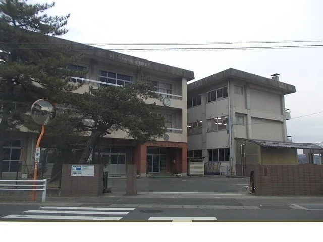 福島市立大森小学校まで1400m
