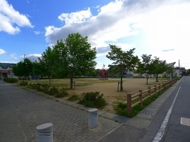 ひまわり公園まで110m