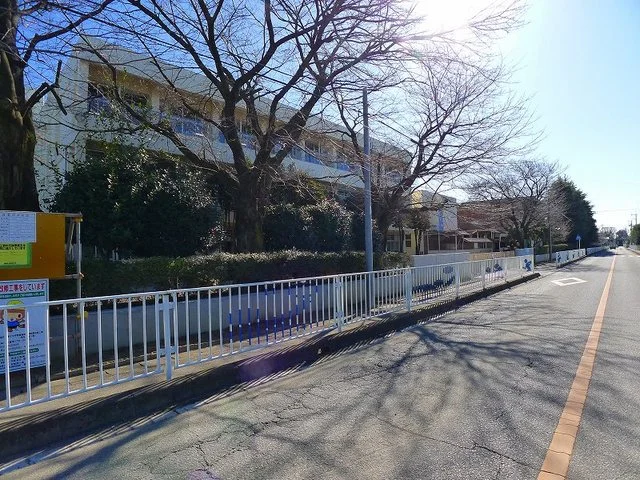 館林市立第十小学校まで50m