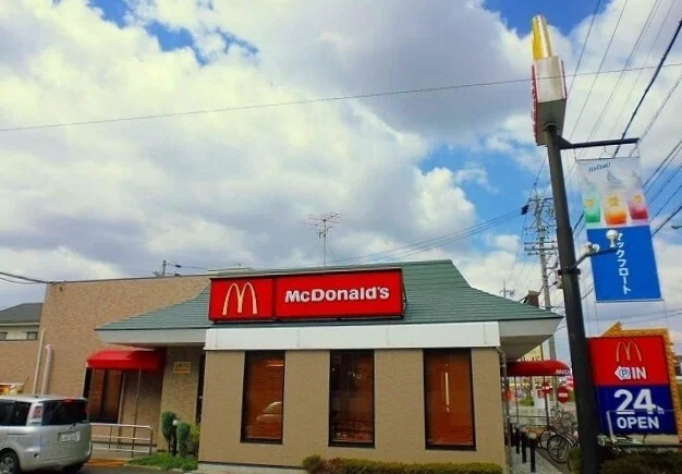 マクドナルドまで500m